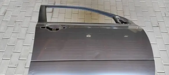 Mitsubishi Outlander Front door
