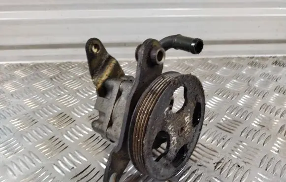 Mazda Premacy Power steering pump CB8032650L 1Z244187