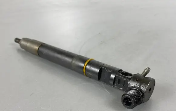 SsangYong Rexton Fuel injector 28384645