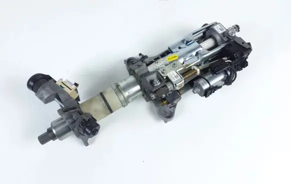 BMW M5 Steering wheel axle 6770708 KL5389
