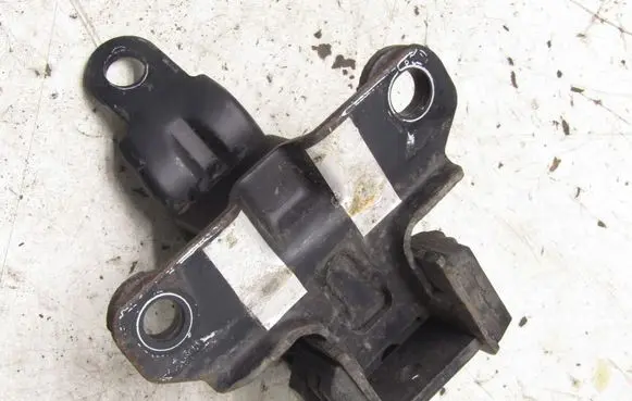 Mazda CX-3 Engine mount vacuum valve 