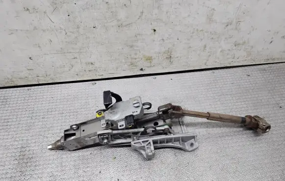 Volvo V50 Steering wheel axle set P30714330