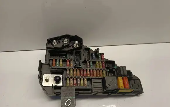 BMW 5 E60 E61 Fuse module 690658808 518811062