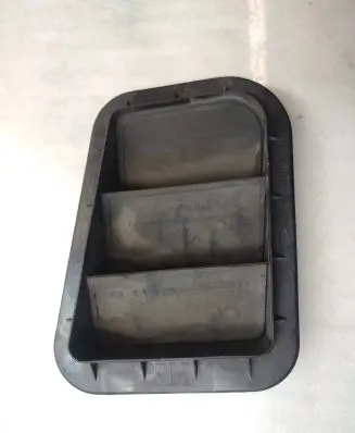 Hyundai i30 Quarter panel pressure vent 975102F200