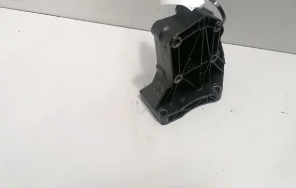 BMW X3 E83 A/C compressor mount bracket 7792202