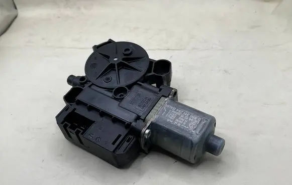 Volkswagen Polo V 6R Rear glass lock/latch C423 6R0959812AA
