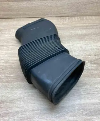 Mercedes-Benz E W211 Air intake duct part A6120940287 9880261