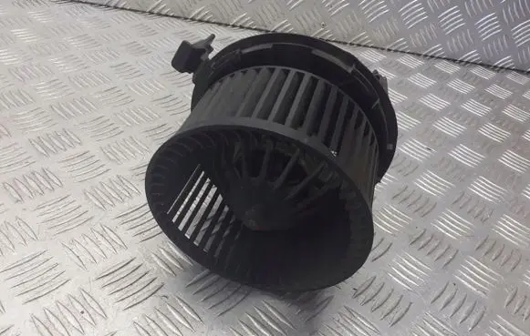 Nissan Micra Heater fan/blower F667217D