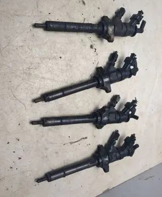 Peugeot Partner Fuel injectors set 0445110311