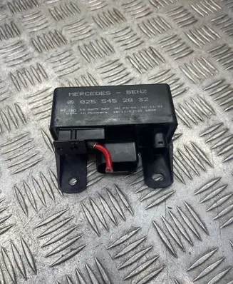 Glow plug pre-heat relay