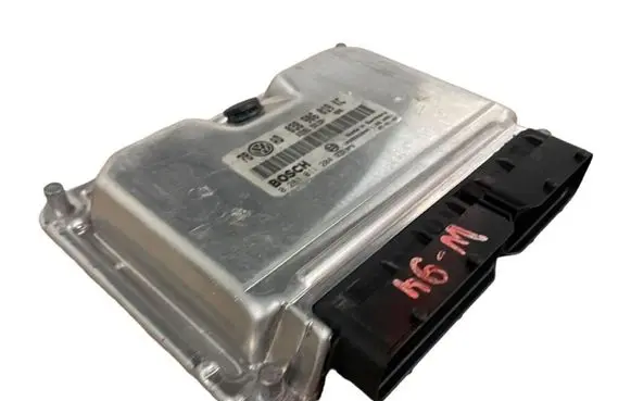 Volkswagen PASSAT B5 Engine control unit/module 038906019KC 0281011204 1039S02040