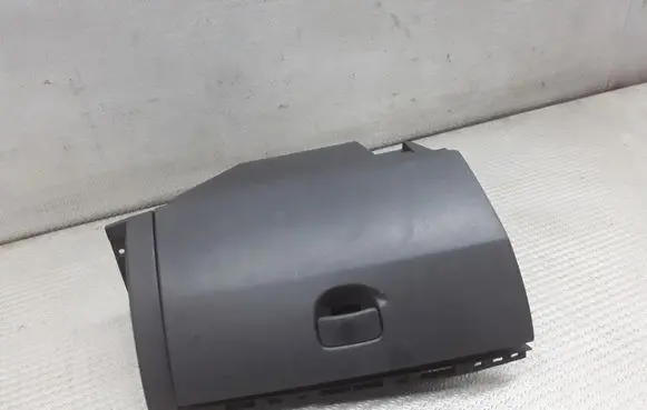 Renault Clio III Glove box set 8200475692