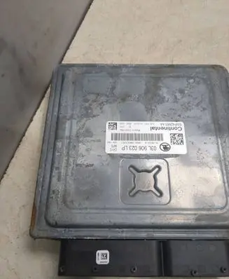 Skoda Octavia Mk2 (1Z) Engine control unit/module 03L906023LP 5WP42683AA 03L906023JH