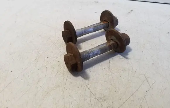 Volkswagen Golf V Rear suspension camber bolt 
