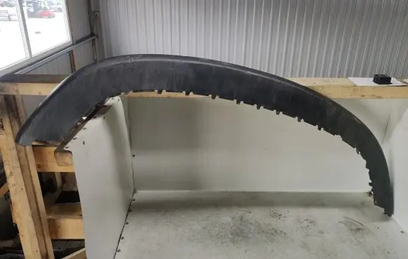 Volkswagen Golf V Front bumper lip 