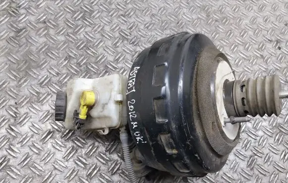 Opel Astra J Brake booster