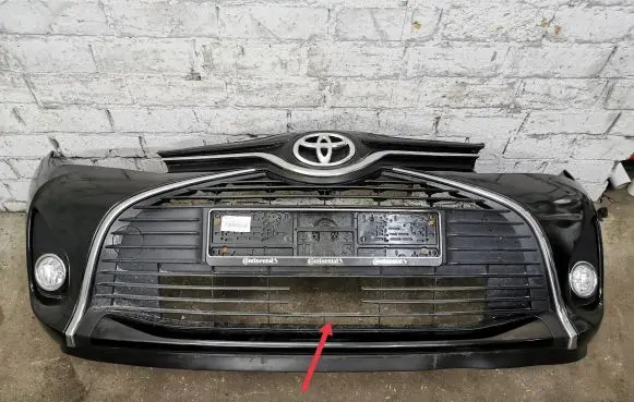 Toyota Yaris Front bumper 531020D040 531120D400