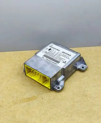 Mercedes-Benz C W204 Airbag control unit/module A2048706826 5WK44004