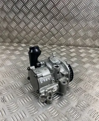 Audi A5 8T 8F Oil pump 04L145208J