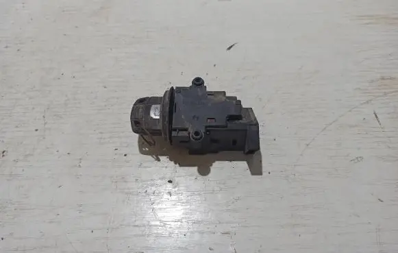 BMW 5 E60 E61 Ignition lock 6954722 0121 10862510