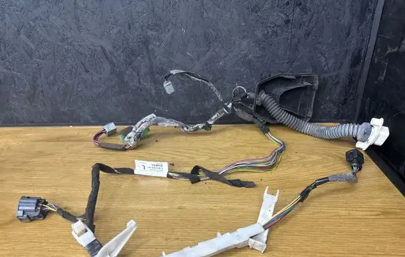 Volvo S80 Front door wiring loom 8697904 8676027 11403