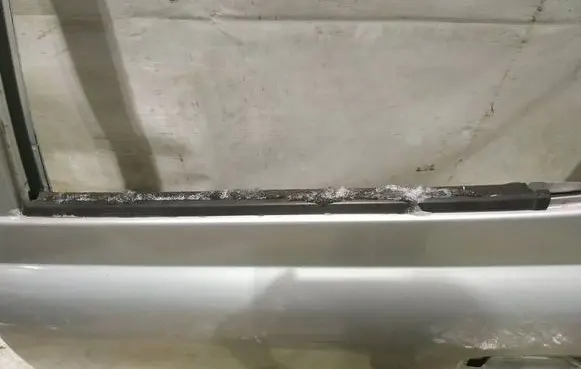 Toyota Yaris Rear door glass trim molding 