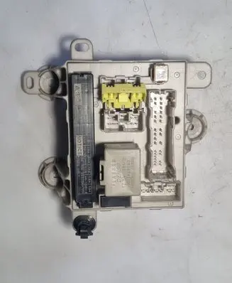 Toyota Previa (XR30, XR40) II Fuse module