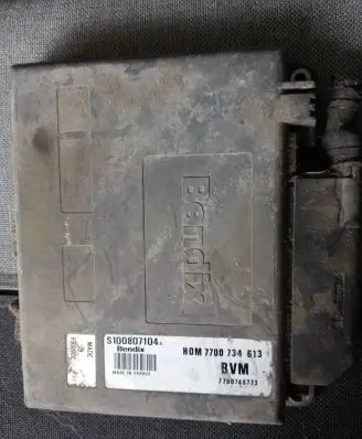 Renault Espace II Engine control unit/module S100807104a