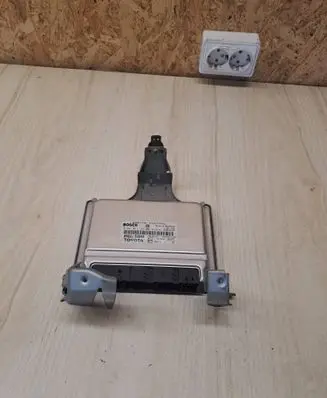 Toyota Yaris Engine control unit/module 1039S01805 8966152890 0281011126
