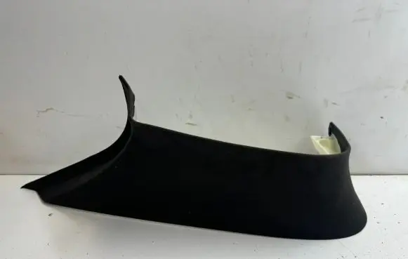 Maserati Levante (B) pillar trim (top) 6700485910