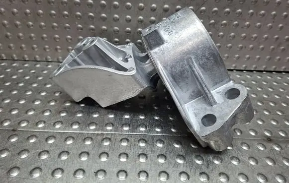 Fiat Doblo Engine mount bracket S27649791 517991100