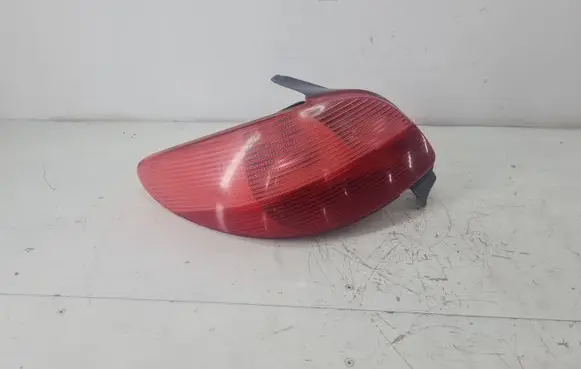 Peugeot 206 Rear/tail lights 2531G