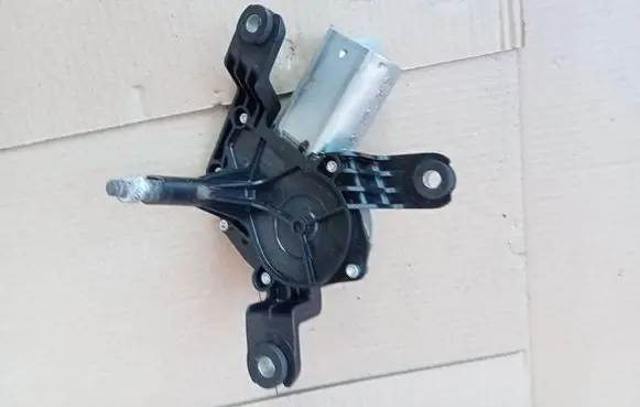 Opel Corsa D Rear window wiper motor 53027312