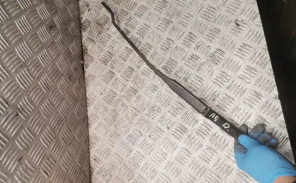 Audi A4 S4 B5 8D Front wiper blade arm 8d1955408a