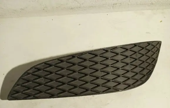 Opel Astra H Front bumper lower grill 13225762 375768702