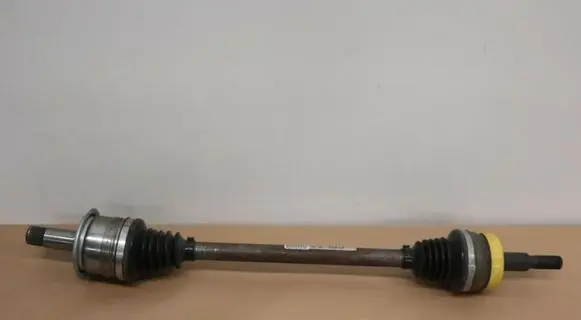 Chrysler 300C Front driveshaft P04726137AE
