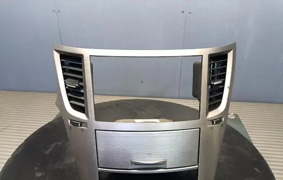 Subaru Legacy Glove box
