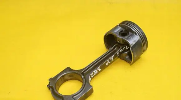 Ford Mondeo MK IV Piston with connecting rod