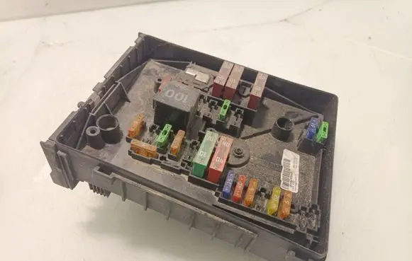 Skoda Octavia Mk2 (1Z) Fuse module 1K0937125C 017183073
