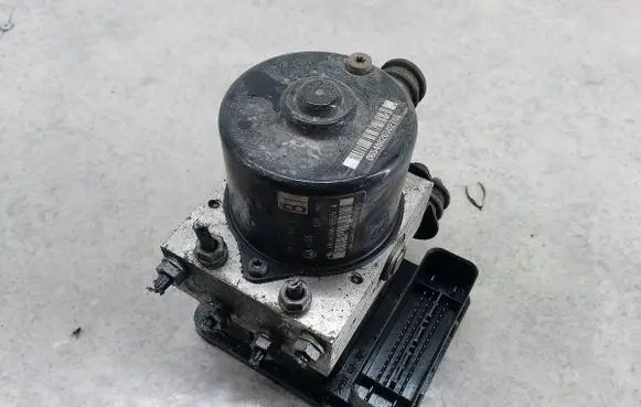 Volkswagen Touran I ABS Pump 