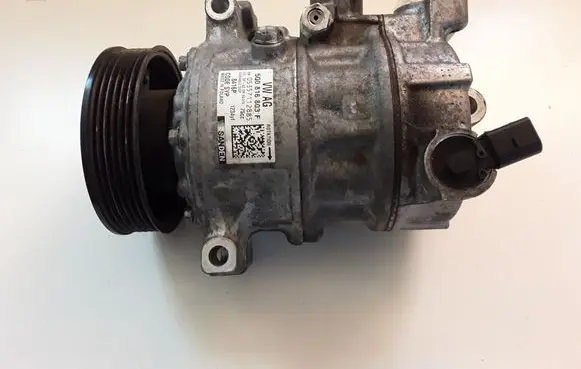 Volkswagen Tiguan Air conditioning (A/C) compressor (pump) 5Q0816803F