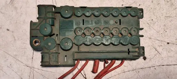 BMW 5 E39 Fuse module 5018483 8387541 18490