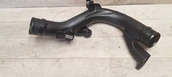 Volkswagen PASSAT B6 Intercooler hose/pipe 5N0145770D 0281002401 038906051C