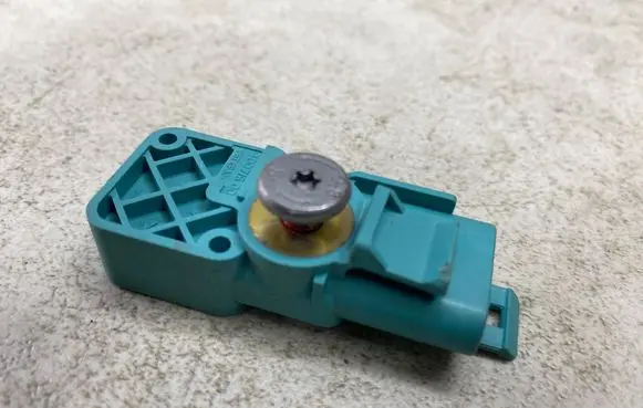 Opel Corsa D Airbag deployment crash/impact sensor 13271251