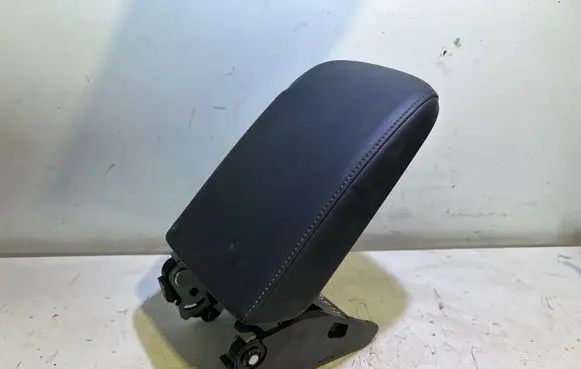 Volkswagen Tiguan Armrest 1T1864207A 202412062 52006377