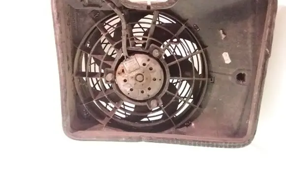Opel Omega B2 Radiator cooling fan shroud 24436495