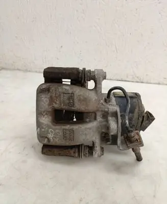 Volkswagen PASSAT B6 Rear brake caliper 32322661 250465910 GNO