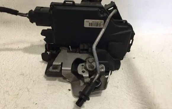 Audi A6 S6 C5 4B Front door lock 4B0839015G
