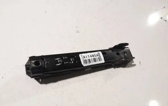 Skoda Octavia Mk2 (1Z) Seat belt adjustment rail 1T0857819