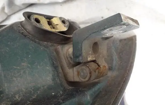 Front door upper hinge